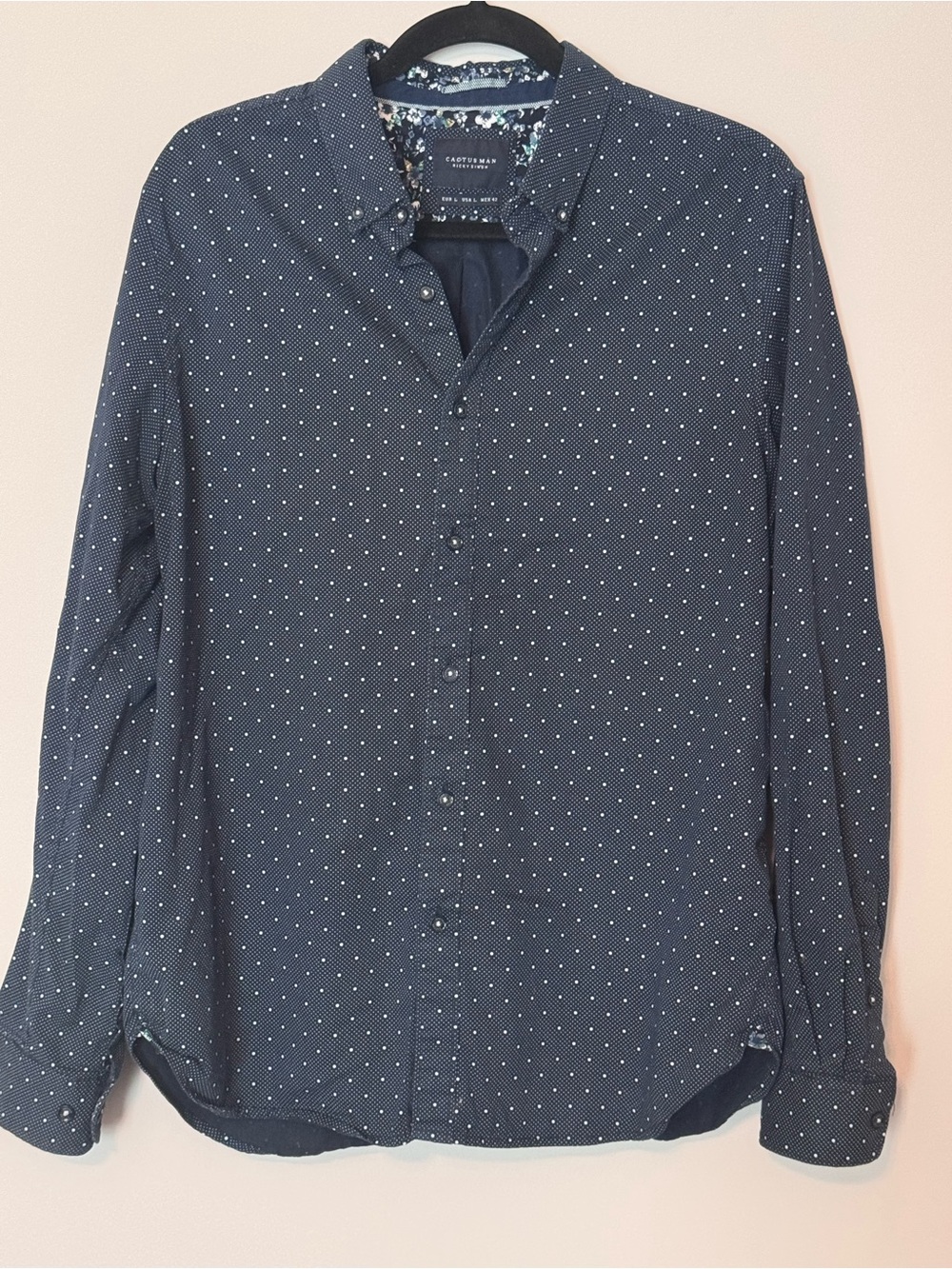 Cactus Man Ricky Singh Men’s Large Navy Polka Dot Button Down Shirt